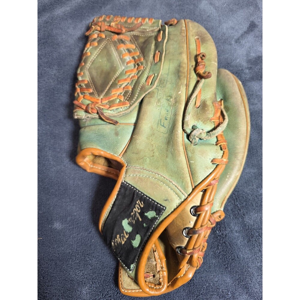 MacGregor Autograph Model Hank Aaron Glove 670B Vintage Green Leather 1960-1970